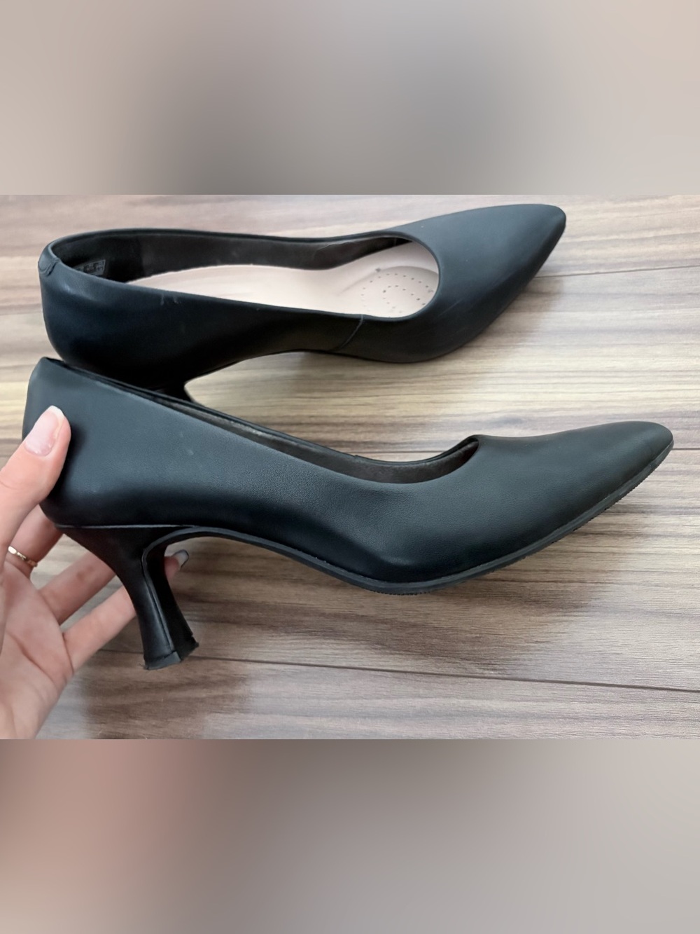 Clarks Collection Black Leather Almond Toe Pumps – Classic Comfort Heels
